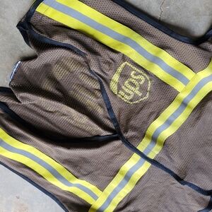 UPS‎ Reflective Safety Vest